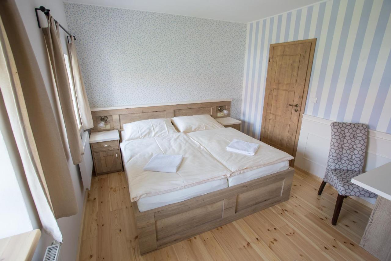 Penzion Statek Bernard Královské Poříčí Habitación foto