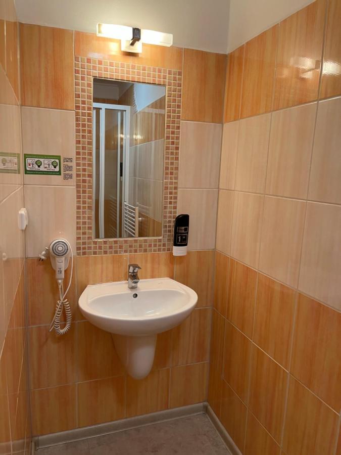 Penzion Statek Bernard Královské Poříčí Exterior foto
