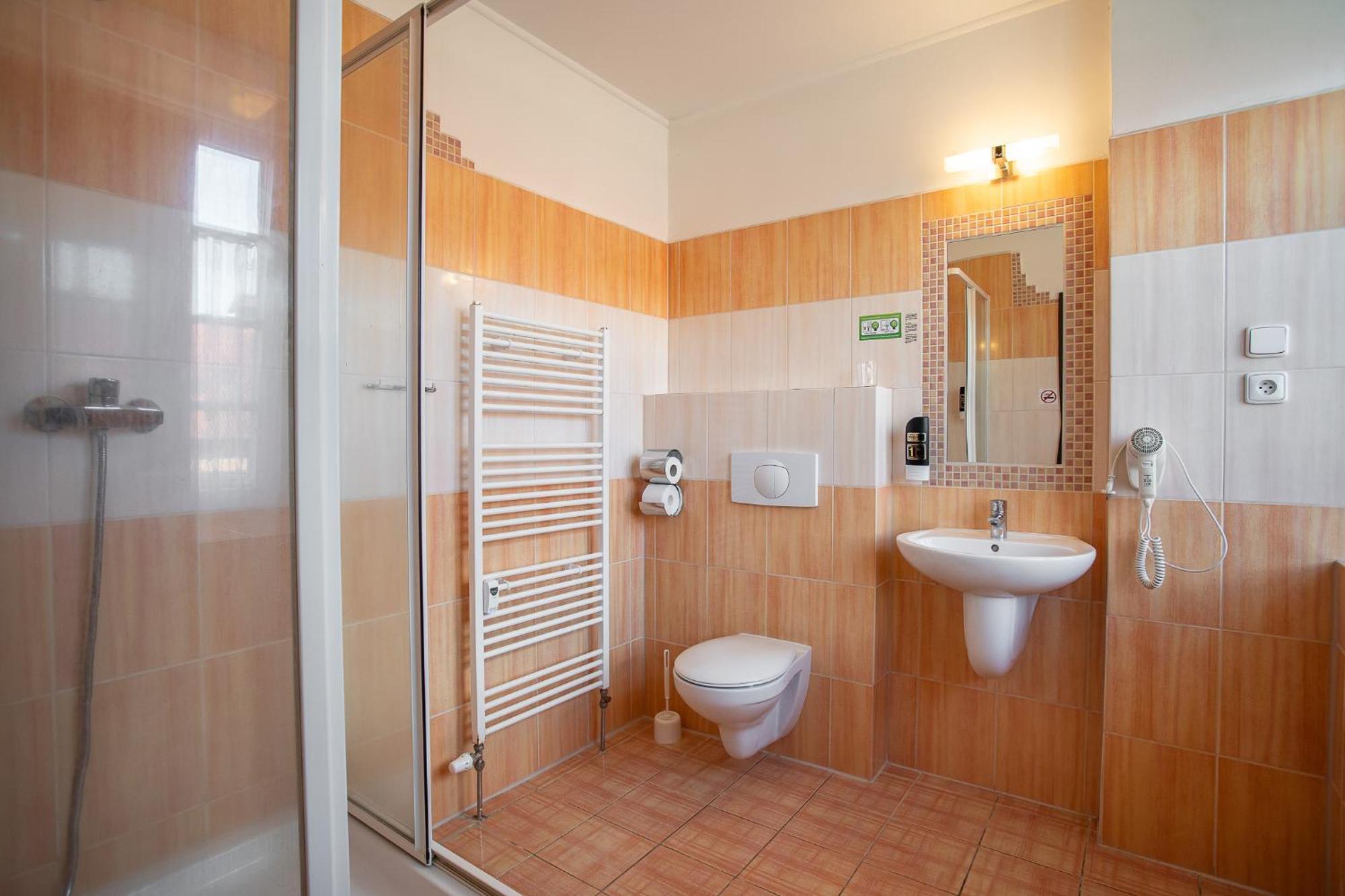 Penzion Statek Bernard Královské Poříčí Habitación foto